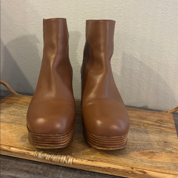 Intentionally Blank Womens Speed Platform Heel Boots Tan Leather Size 39 US 7 - Picture 3 of 8